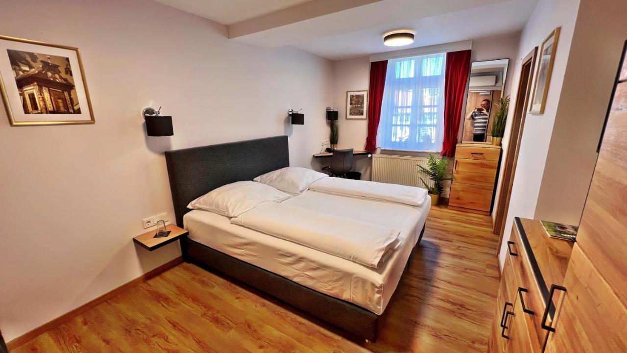 Hotel Zu Den Drei Kronen Seligenstadt Zewnętrze zdjęcie