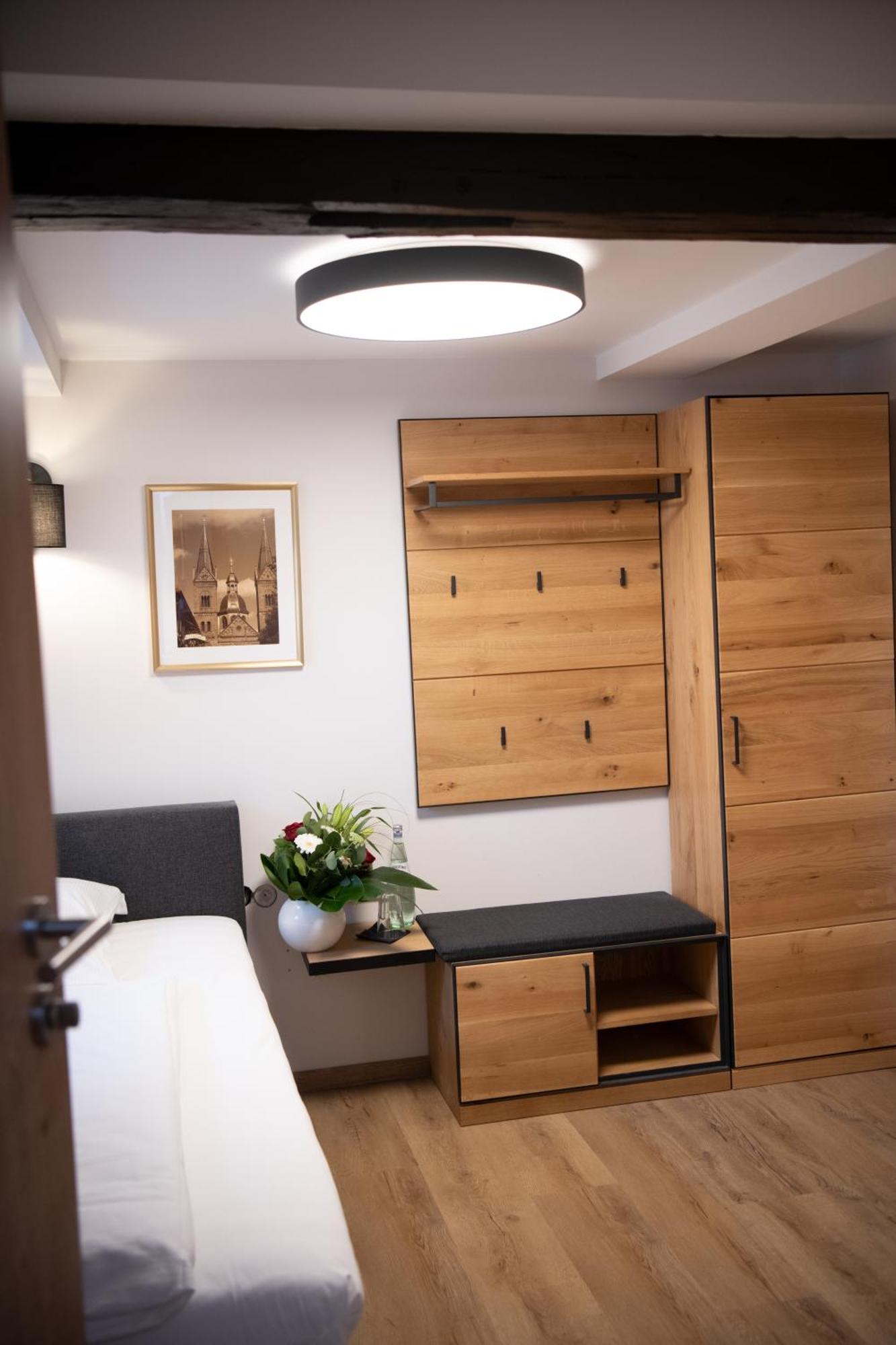 Hotel Zu Den Drei Kronen Seligenstadt Zewnętrze zdjęcie