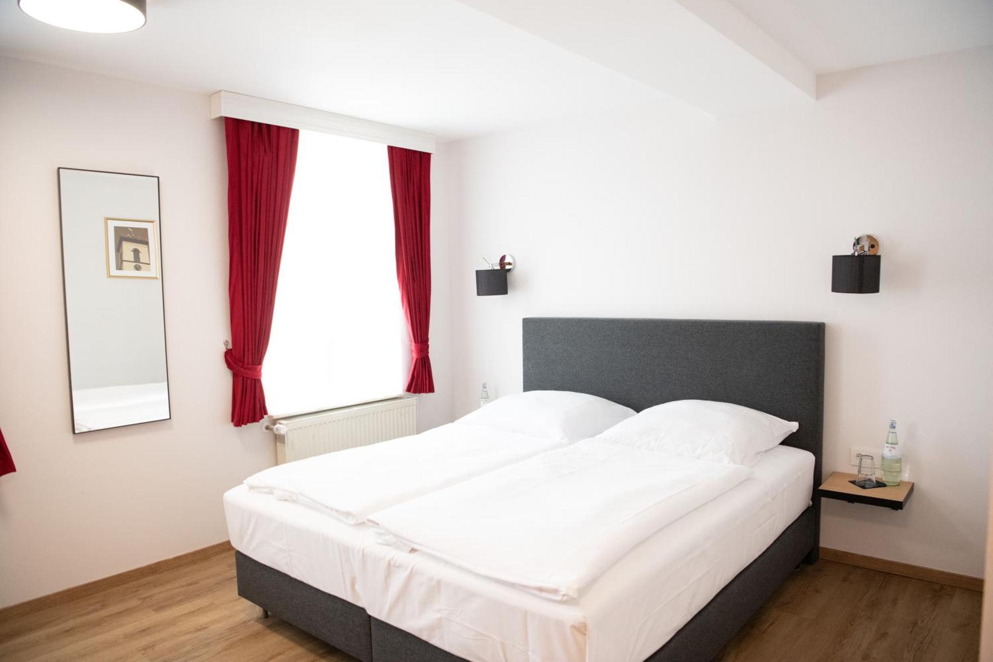Hotel Zu Den Drei Kronen Seligenstadt Zewnętrze zdjęcie