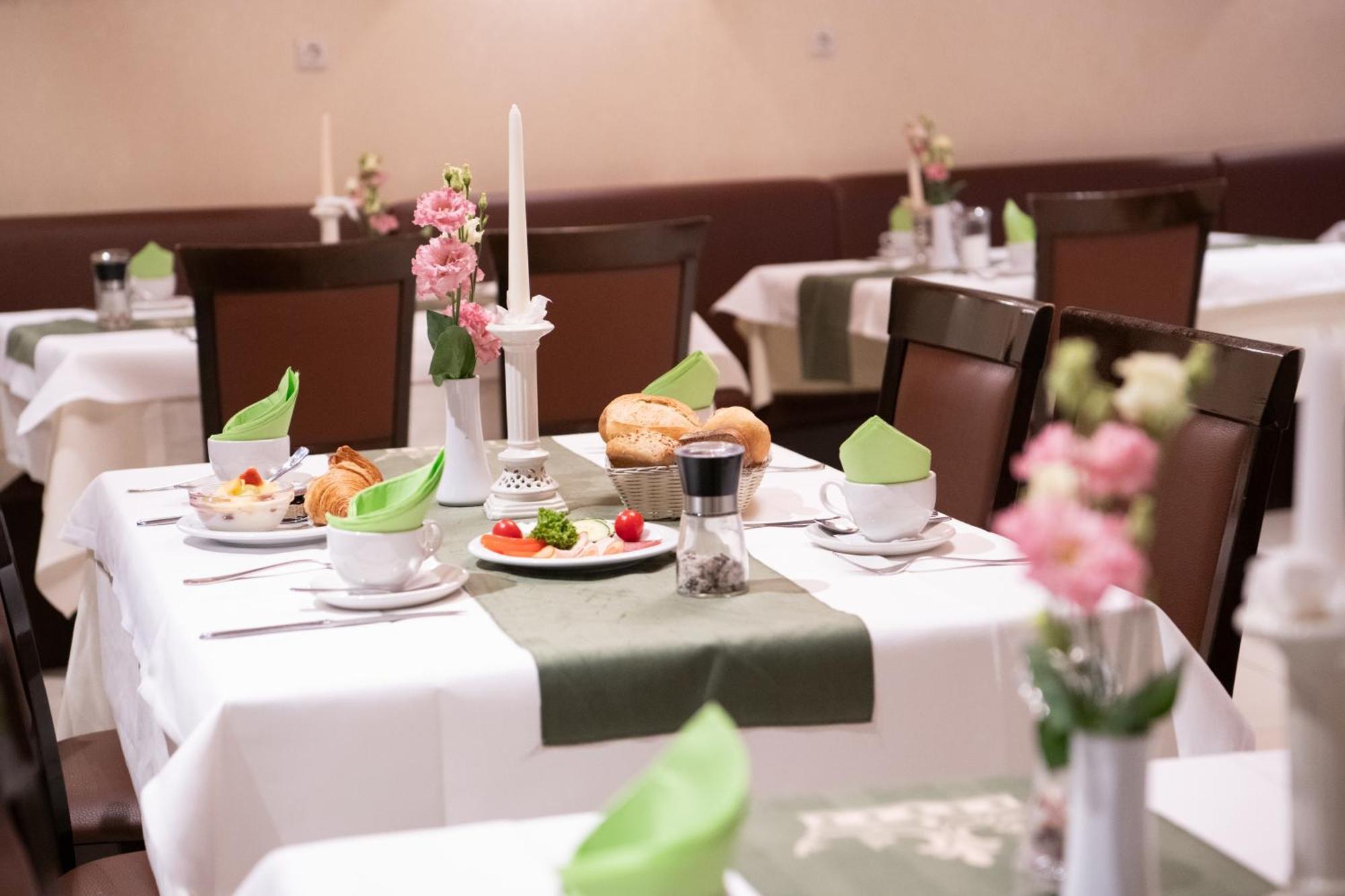 Hotel Zu Den Drei Kronen Seligenstadt Zewnętrze zdjęcie